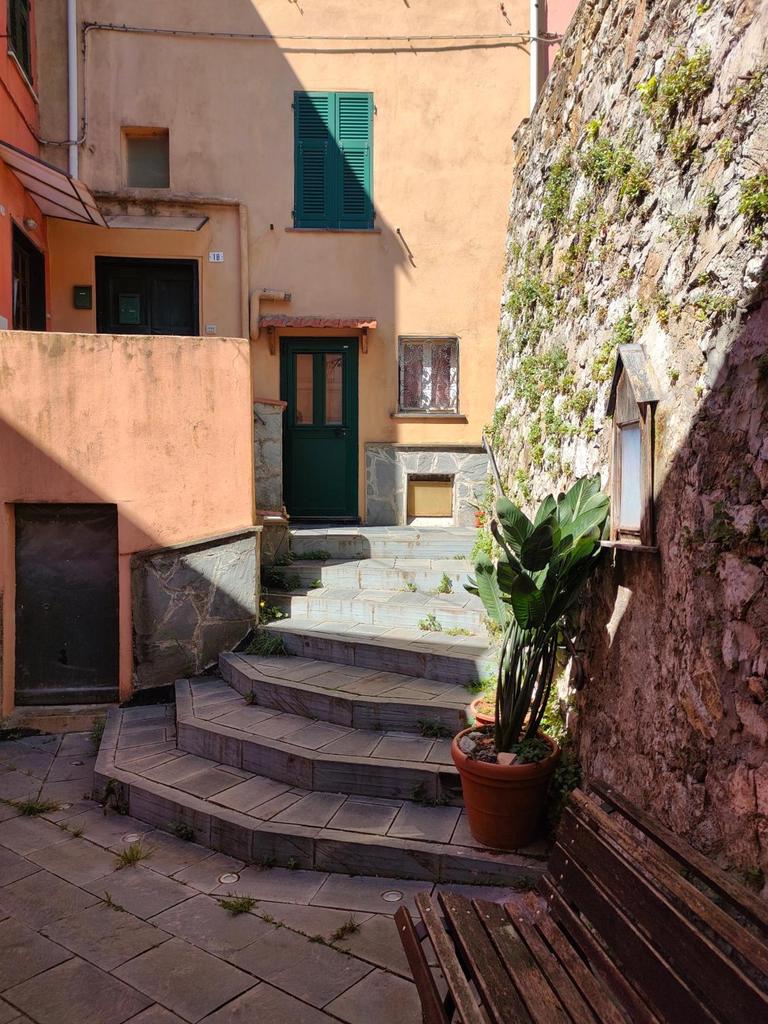 Camera Tra Le Cinque Terre, Camogli E Portofino. Vista Valle E Scorcio Mare All'Orizzonte 카스티글리오네 키아바레세 외부 사진